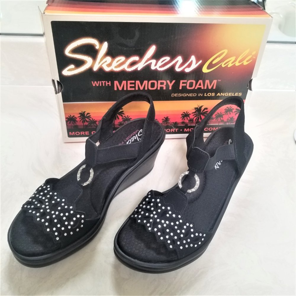 Sketchers QUEEN B Vegan Black Crystal Laser Cut Wedge Sandals Size 8.5 M NIB
